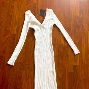 White long sleeve maxi sweater dress